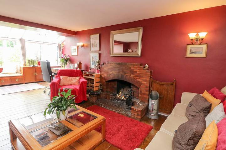 The House At Bridge Of Lochay, pet friendly, with hot tub in Killin in Loch Tay, Stirling und Umgebung