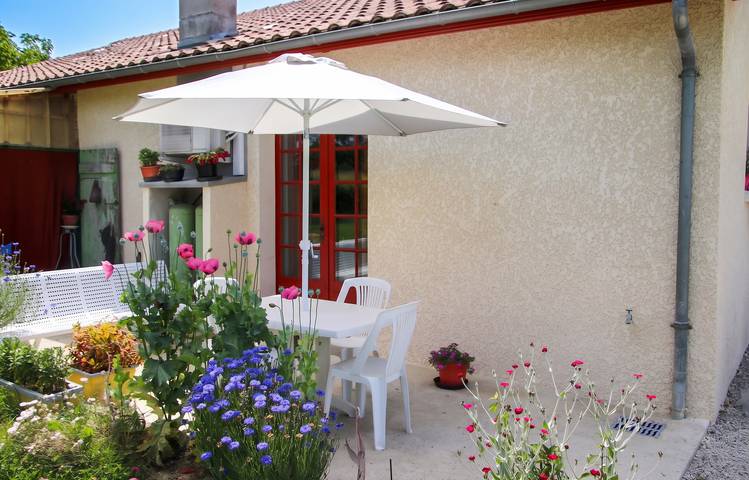 Location de vacances pour 6 personnes, avec Terrasse et Jardin à Lahosse