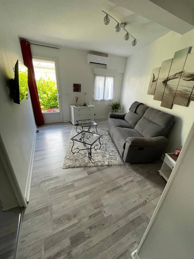 Location de vacances pour 2 personnes, avec piscine et terrasse dans Meillant