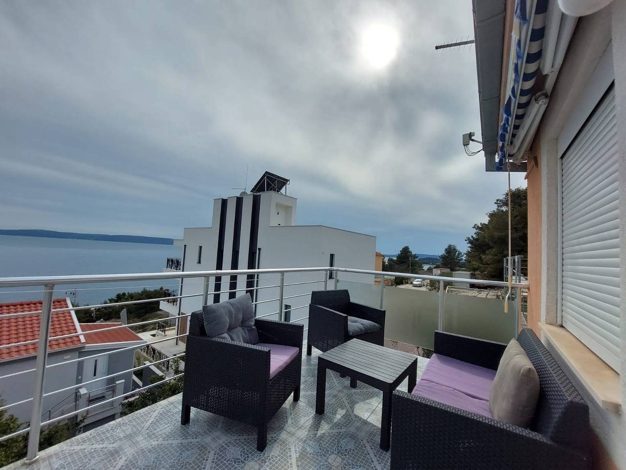 Ganze Wohnung, 1-Zimmer-Ferienwohnung mit Terrasse und Meerblick Rastici, Ciovo A-4293-b in Okrug Gornji, Ciovo