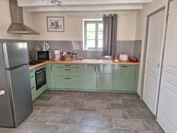 Location de vacances pour 5 personnes, avec jardin et vue à Lavoux