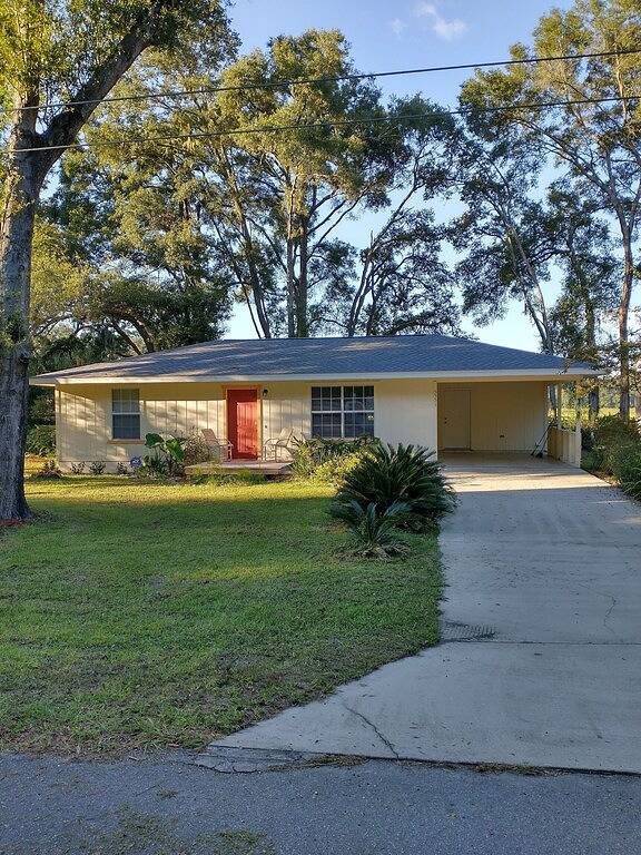 Horse N Around in Marion County (FL)