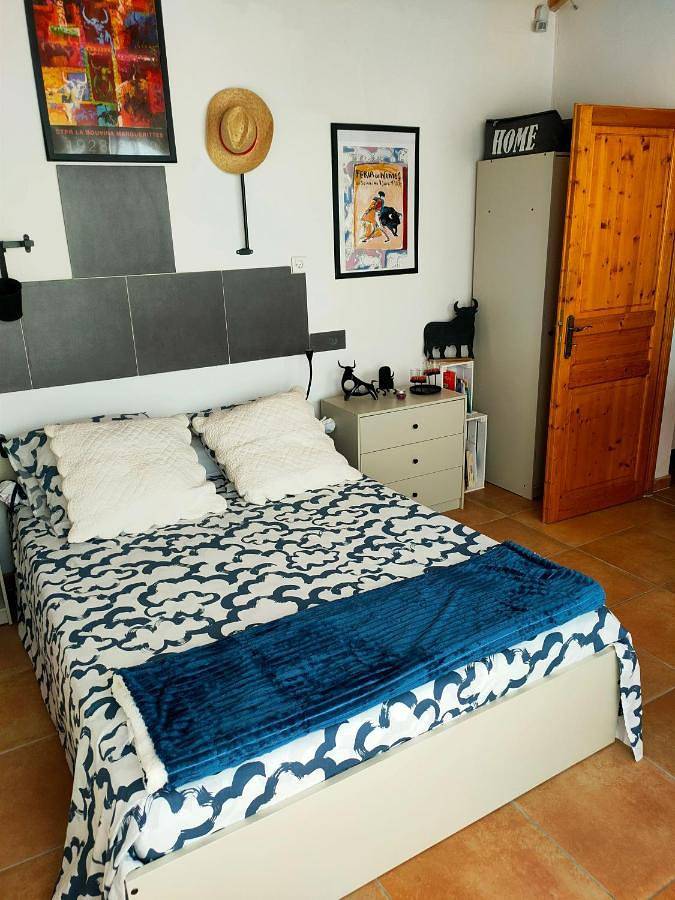 Location de vacances pour 2 personnes, avec vue ainsi que jardin et piscine à Lédenon - 2