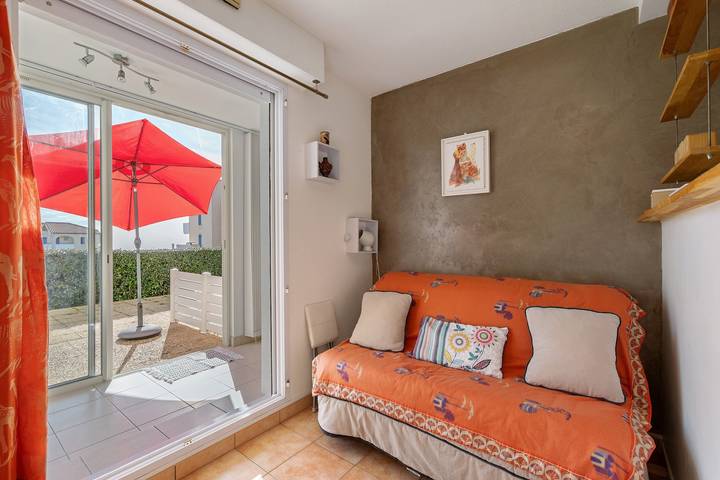 Gîte pour 4 personnes, avec jardin aux Les Sables-d'Olonne - 2