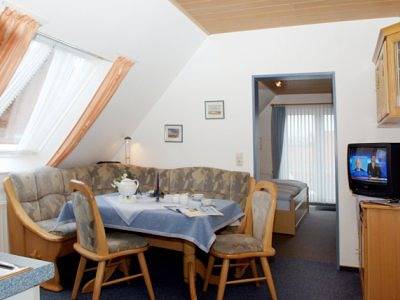 Ferienwohnung für 3 Personen, mit Garten und Balkon, kinderfreundlich in Neuharlingersiel - 3
