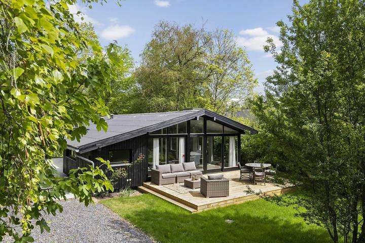 Feriehus for 6 personer, med terrasse i Hornbæk