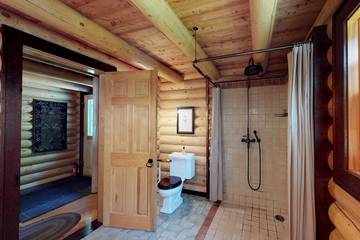 Log Cabin for 4 People in Moosehead Lake, Maine, Photo 2