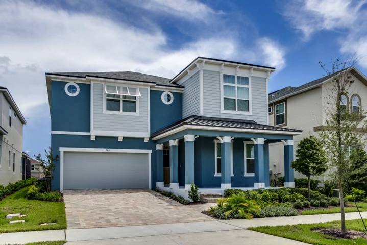 Villa for 12 people, with pool and children pool as well as lake view in Florida