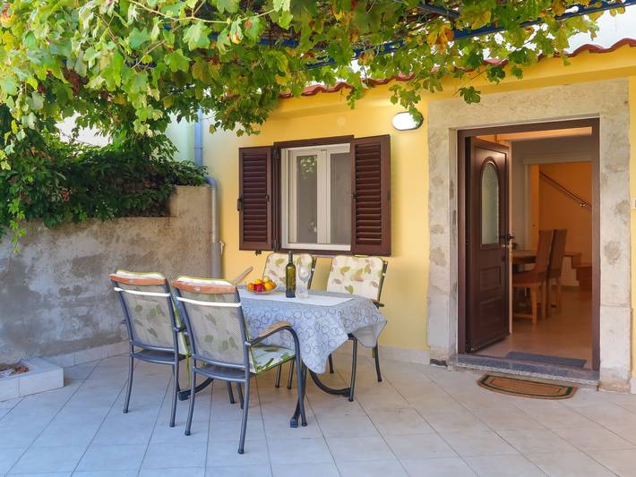 Ferienhaus für 5 Personen, mit Terrasse und Garten in Punat - 2