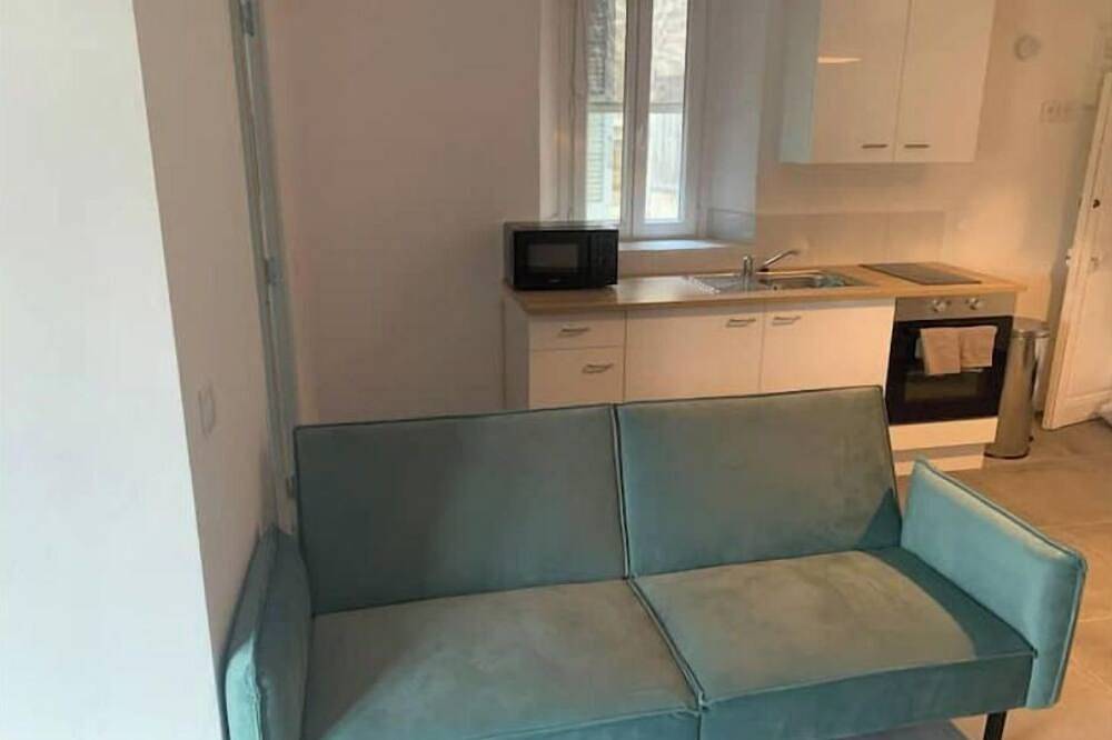 Apartamento entero, Greolières Village: Superb studio with view. in Gréolières, Region de Cannes