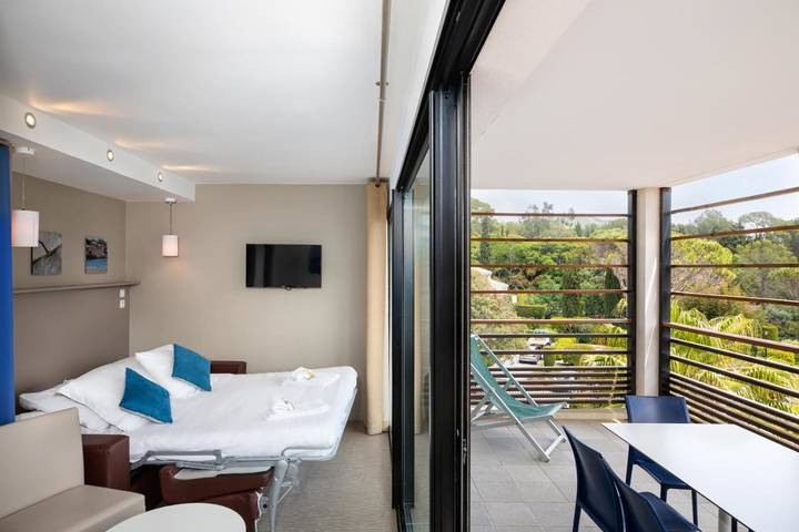 Hôtel pour 5 personnes, avec piscine et jardin, animaux acceptés dans Plage de Boulouris - 4