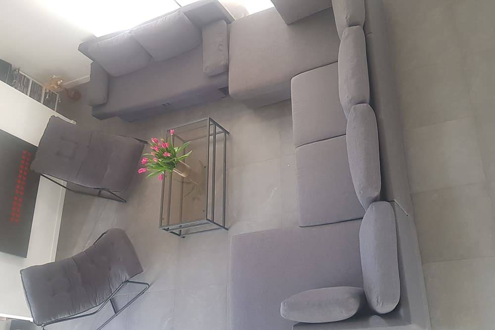 Quiet house with pool between sea and mountains in the middle of the corsican maquis in Peri, Ajaccio und Umgebung