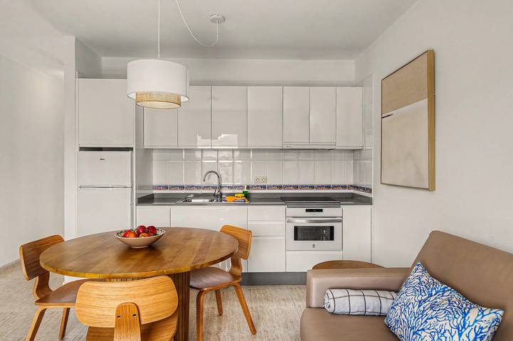 Ganze Wohnung, Ferienwohnung "Callao Beach 9" mit Bergblick, Terrasse und Wlan in Punta de las Mujeres, Haría