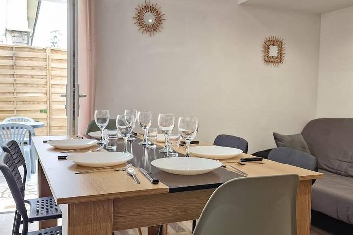 Location de vacances pour 9 personnes, avec jardin et vue, adapté aux familles à Aurillac - 3