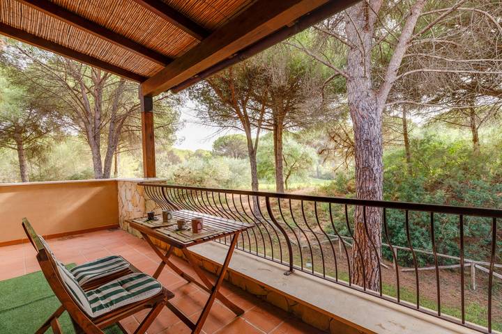 Casa vacanze "Antonella Sul Golf" con piscina condivisa, terrazza privata e Wi-Fi in Is Arenas, Narbolia