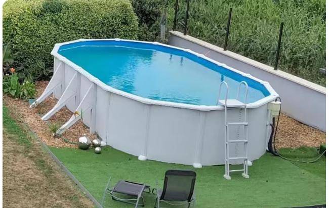 Location de vacances pour 8 personnes, avec piscine et jardin à Touffreville-la-Corbeline - 3