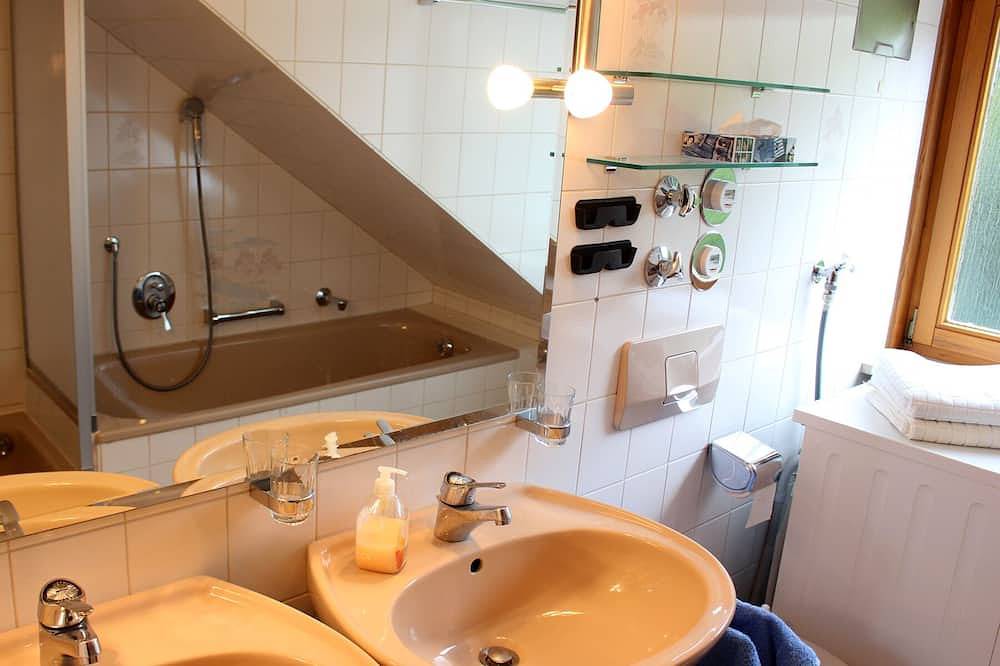 Ganze Wohnung, Ferienwohnung Panorama pur - Gemütlich, ruhige Lage mit Loggia und Panoramablick in Wannental, Lindau