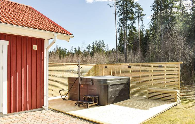 Ferienhaus für 8 Personen mit Terrasse in Kronoberg