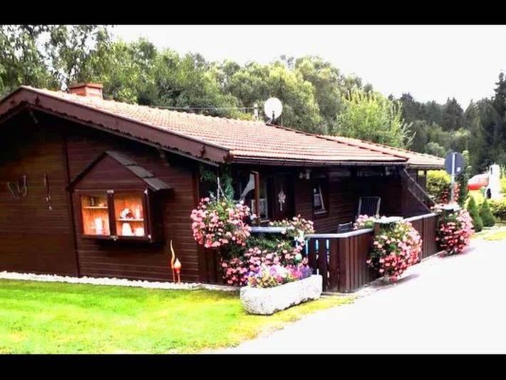 Bungalow für 4 Personen, mit Balkon und Terrasse