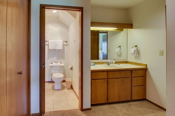 Vacation rental for 6 people, with balcony and pool as well as hot tub in Chelan