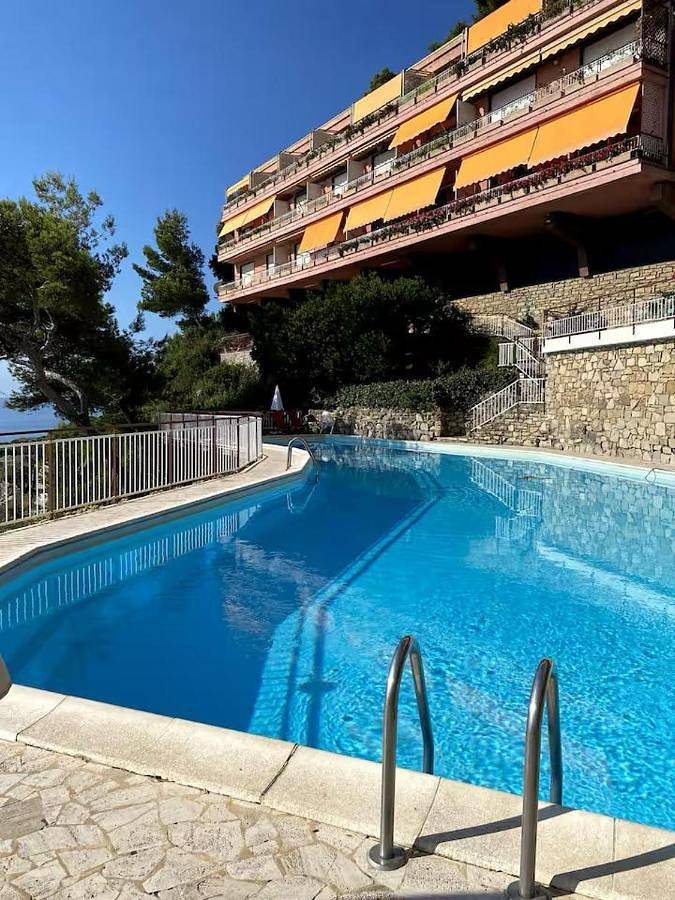 Appartamento per 2 persone, con piscina e panorama in Cervo (Liguria)