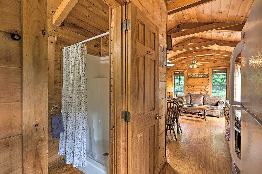 Quaint Log Cabin w/ Views Near West Jefferson in Ashe County