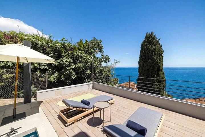 Villa pour 6 personnes, avec Balcon et Terrasse ainsi que Piscine et Vue à Roquebrune-Cap-Martin