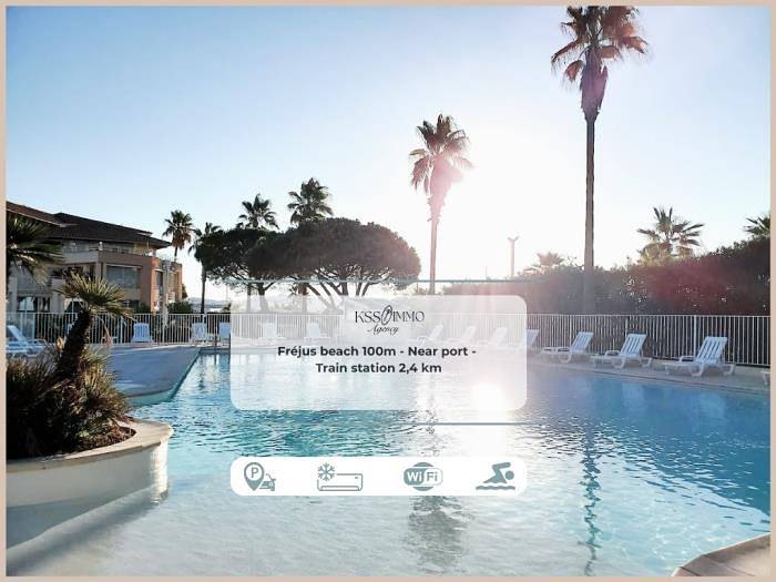 Gîte pour 2 personnes, avec piscine et balcon/terrasse dans Plage du Port Fréjus