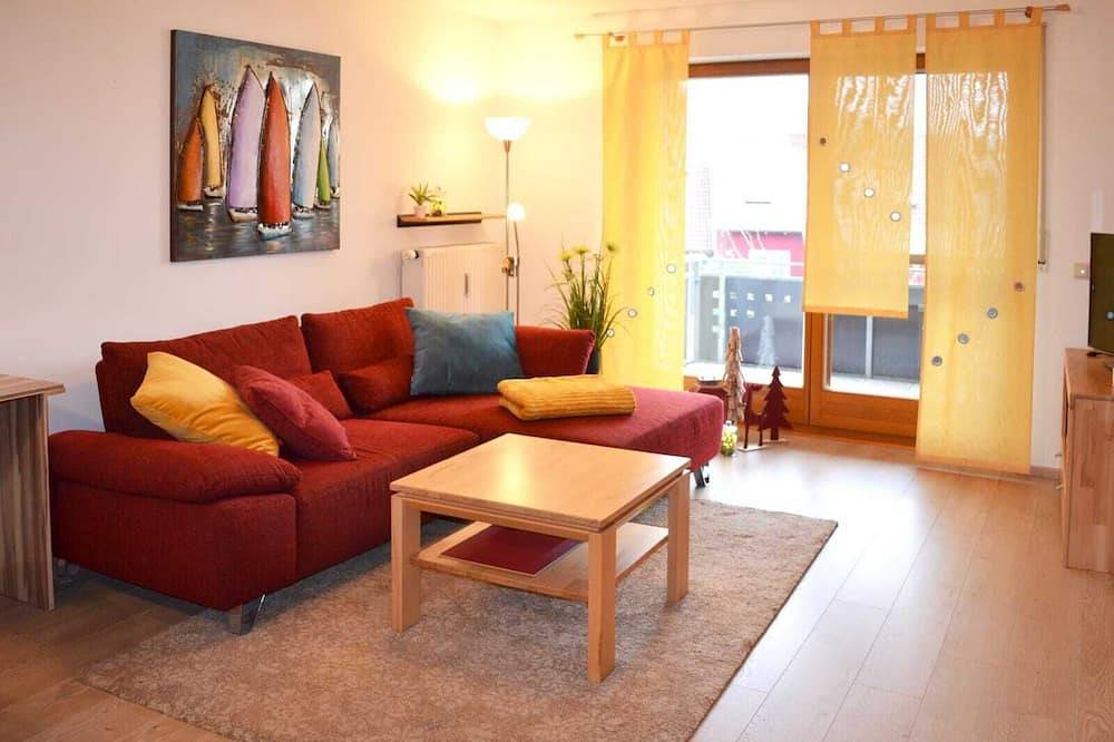 Ganze Wohnung, Gemütliche Ferienwohnung (50 qm) für bis zu drei Personen mit Südbalkon in Ebern, Landkreis Haßberge