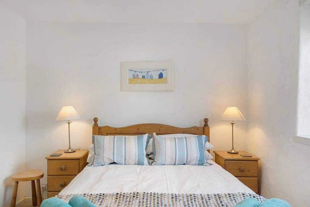 Entire apartment, Cosy Home, Huge Garden w/ Lake, Bbqs & Seating in Slapton, South Devon