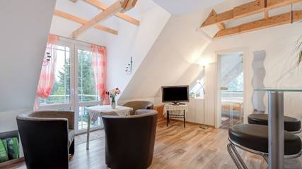 Ferienwohnung für 3 Personen, mit Balkon und Sauna sowie Garten in Bernau bei Berlin