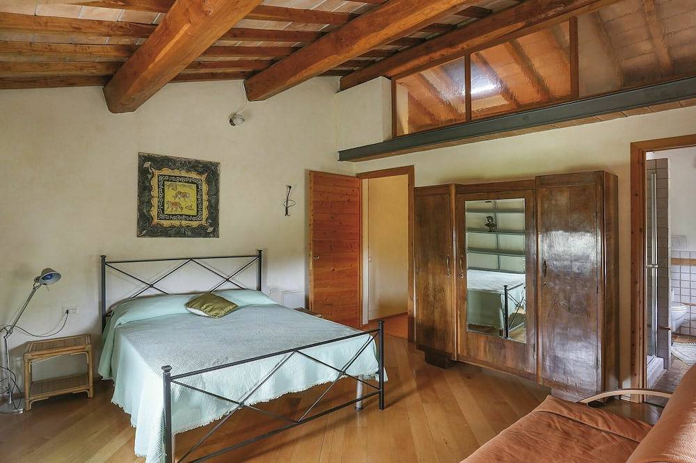 Country House / Farm House i Buti med 5 soverom som kan romme 9 in Buti, Provinsen Pisa