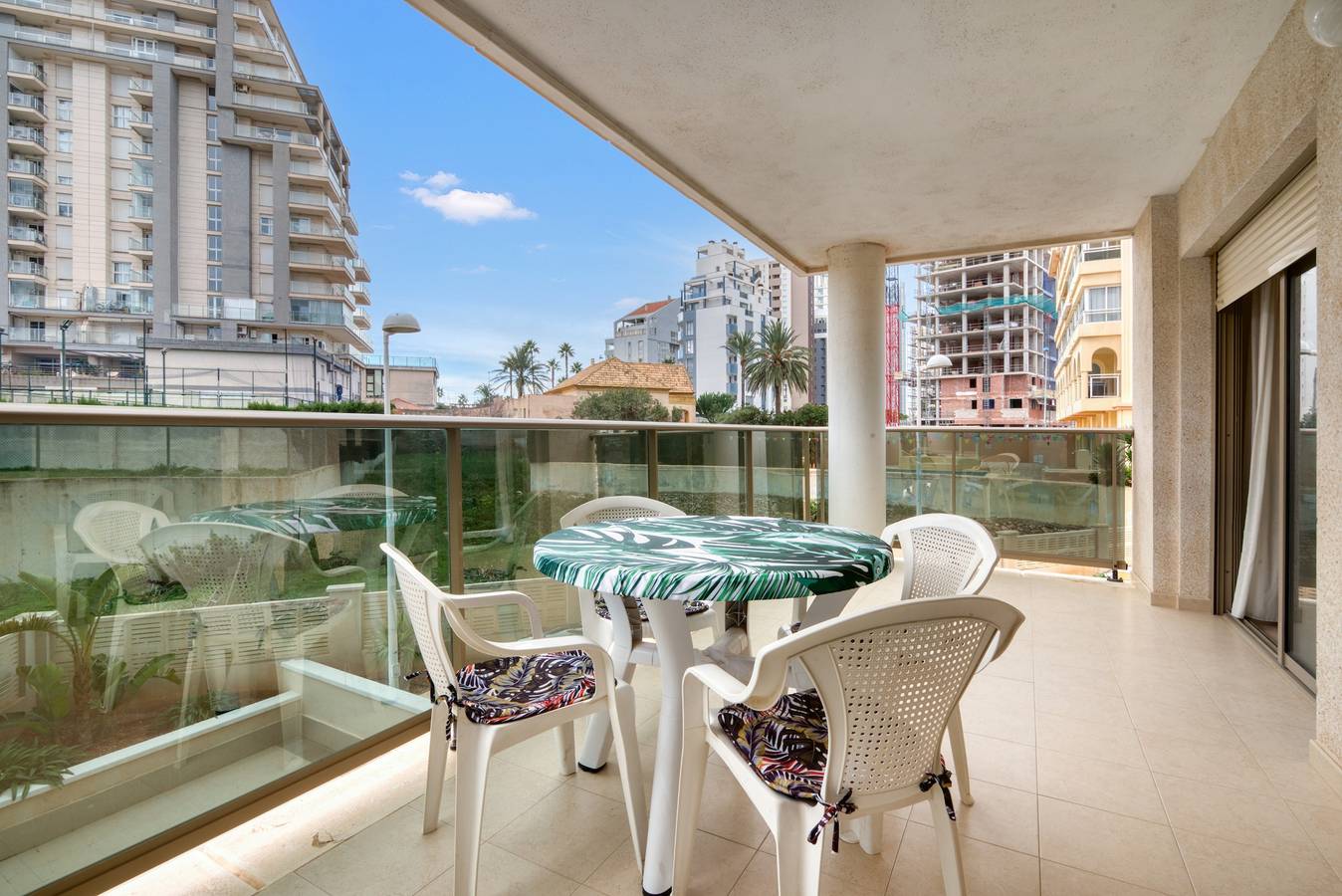 Entire apartment, Apartment 'Larimar' with Mountain View, Wi-Fi and Air Conditioning in Playa la Fossa, Calpe