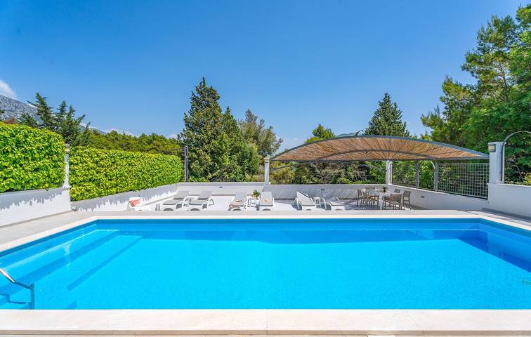 Villa for 8 personer, med pool og sauna samt terrasse - 1