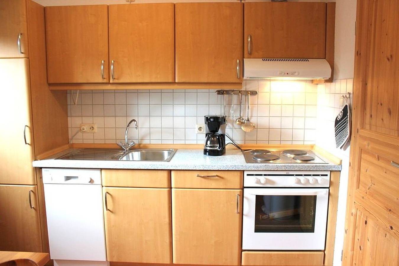 Ganze Wohnung, 4-Sterne Ferienwohnung Rotdorn mit überdachter Terrasse & Garten in Kabelhorst, Ostholstein