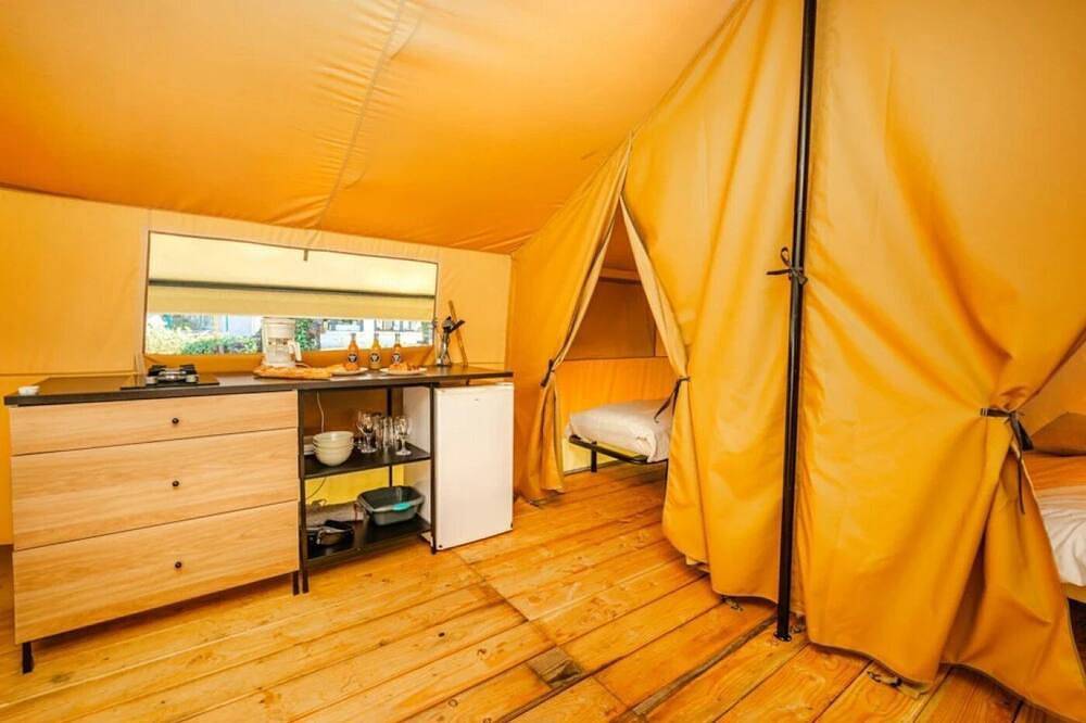 Zecamping 3* piscine chauffée tente 30m2 4 pers in Huelgoat, Châteaulin und Umgebung