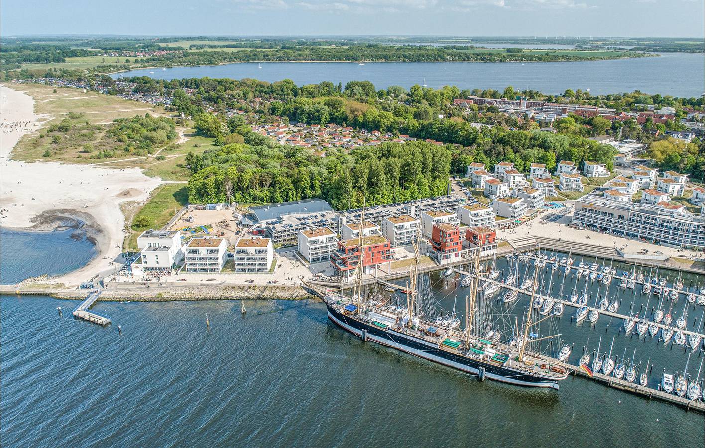 Ganze Ferienwohnung, Appartement am Strand: WiFi, TV, Terrasse & Küche in Priwall, Lübeck