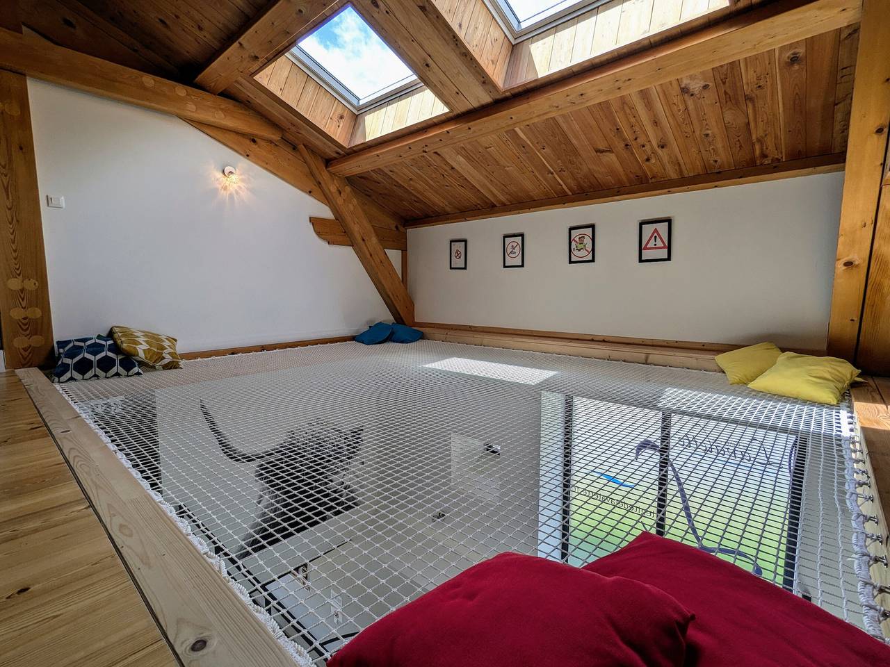 Comfortable lodge with heated pool, for 23 people, perfect for families and friends in Lapte, Massif Central