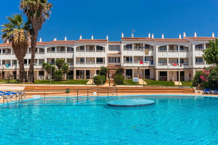 Gîte pour 4 personnes, avec Balcon ainsi que Jardin et Bassin pour enfant à Cala en Blanes