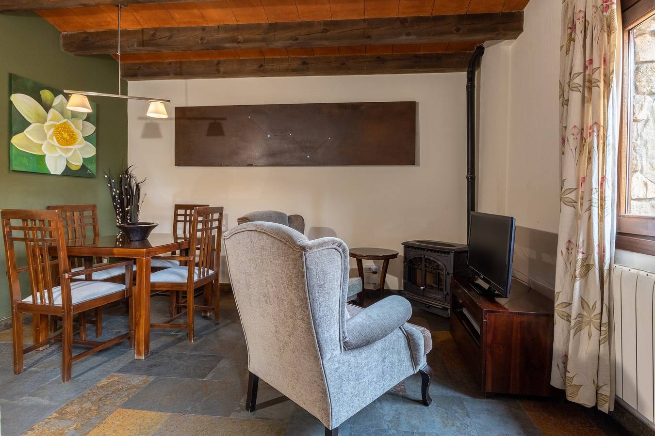 Casa rural 'Alojamiento Casiopea' con vistas a la montaña y Wi-Fi in Braojos de la Sierra, Provincia de Madrid