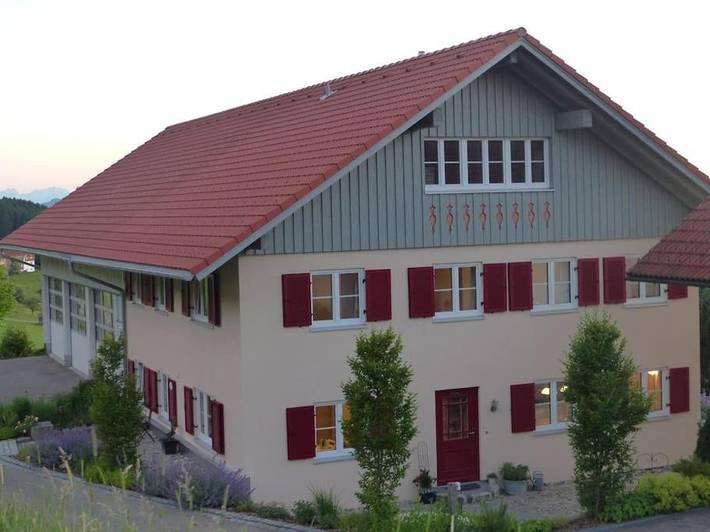 Ferienwohnung für 8 Personen, mit Terrasse und Garten sowie Ausblick in Stiefenhofen - 3