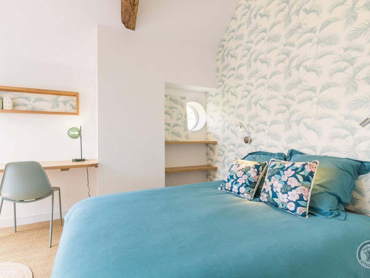 Entire apartment, Charming Duplex with Terrace in Avranches Historic Center in Avranches, Mont-Saint-Michel Bay