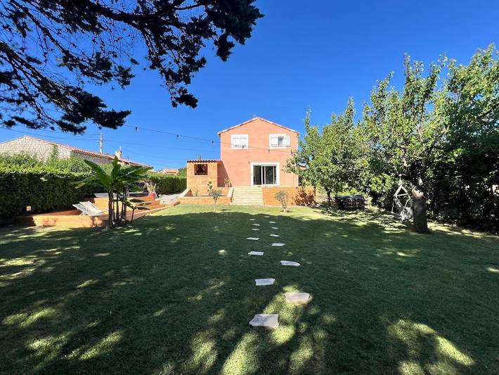 Location de vacances pour 7 personnes, avec Jacuzzi ainsi que Terrasse et Jardin à Villeneuve - 3