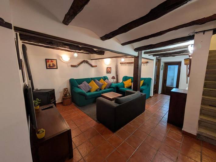 Casa rural para 6 personas, con terraza además de piscina y vistas, Se admiten mascotas en Gúdar-Javalambre - 3