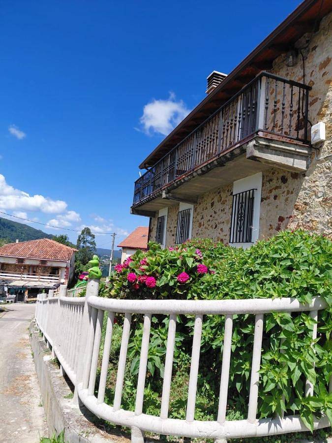Casa rural para 6 personas, con balcón y vistas en Ampuero 