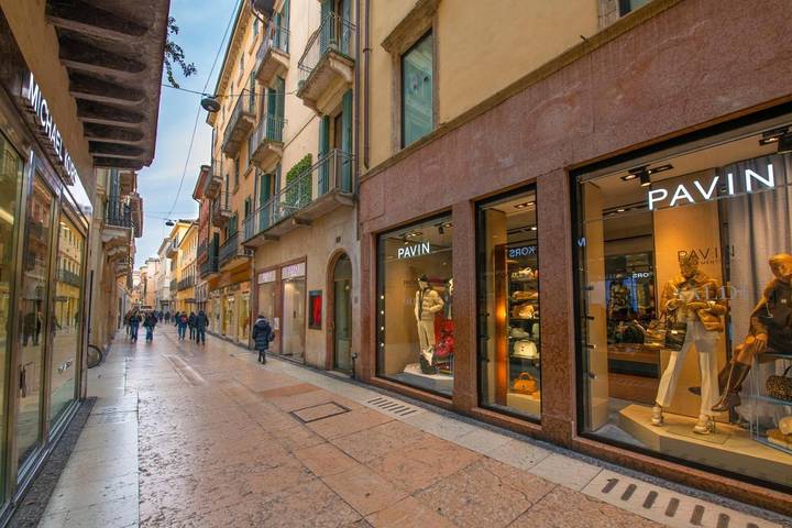 Ferienwohnung für 5 Personen, mit Balkon und Terrasse sowie Ausblick in Verona - 3