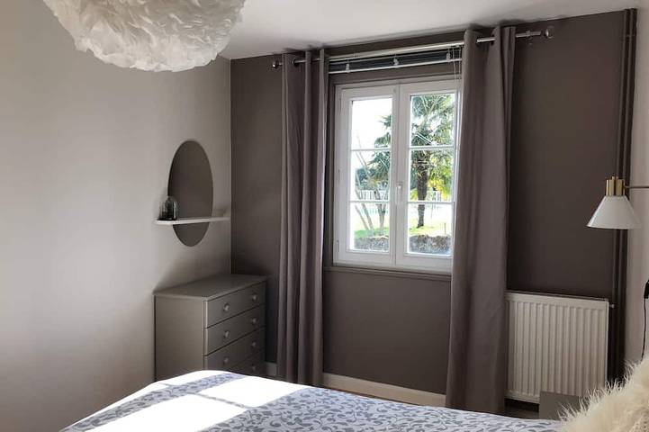 Location de vacances pour 4 personnes, avec jardin ainsi que terrasse et piscine à Saint-Simon-de-Pellouaille - 3