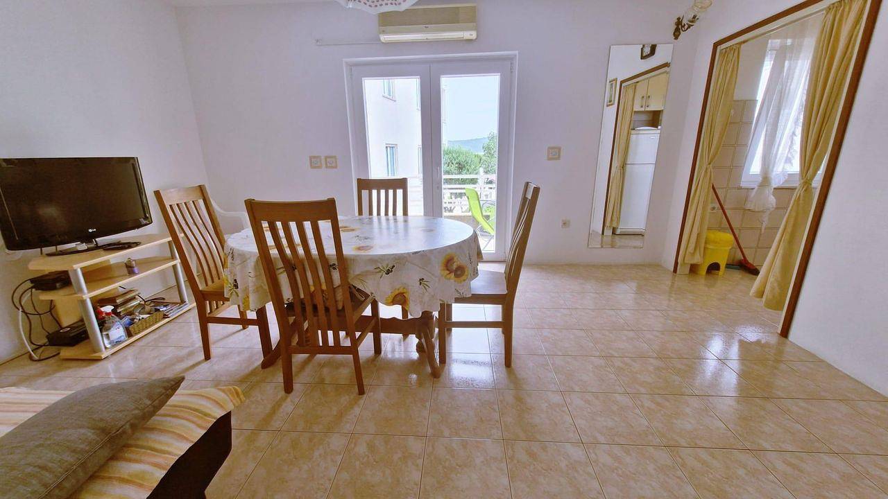 Ganze Ferienwohnung, Ferienwohnung für 4 Personen (47 m²) in Žaborić in Zaboric, Šibenik-Knin