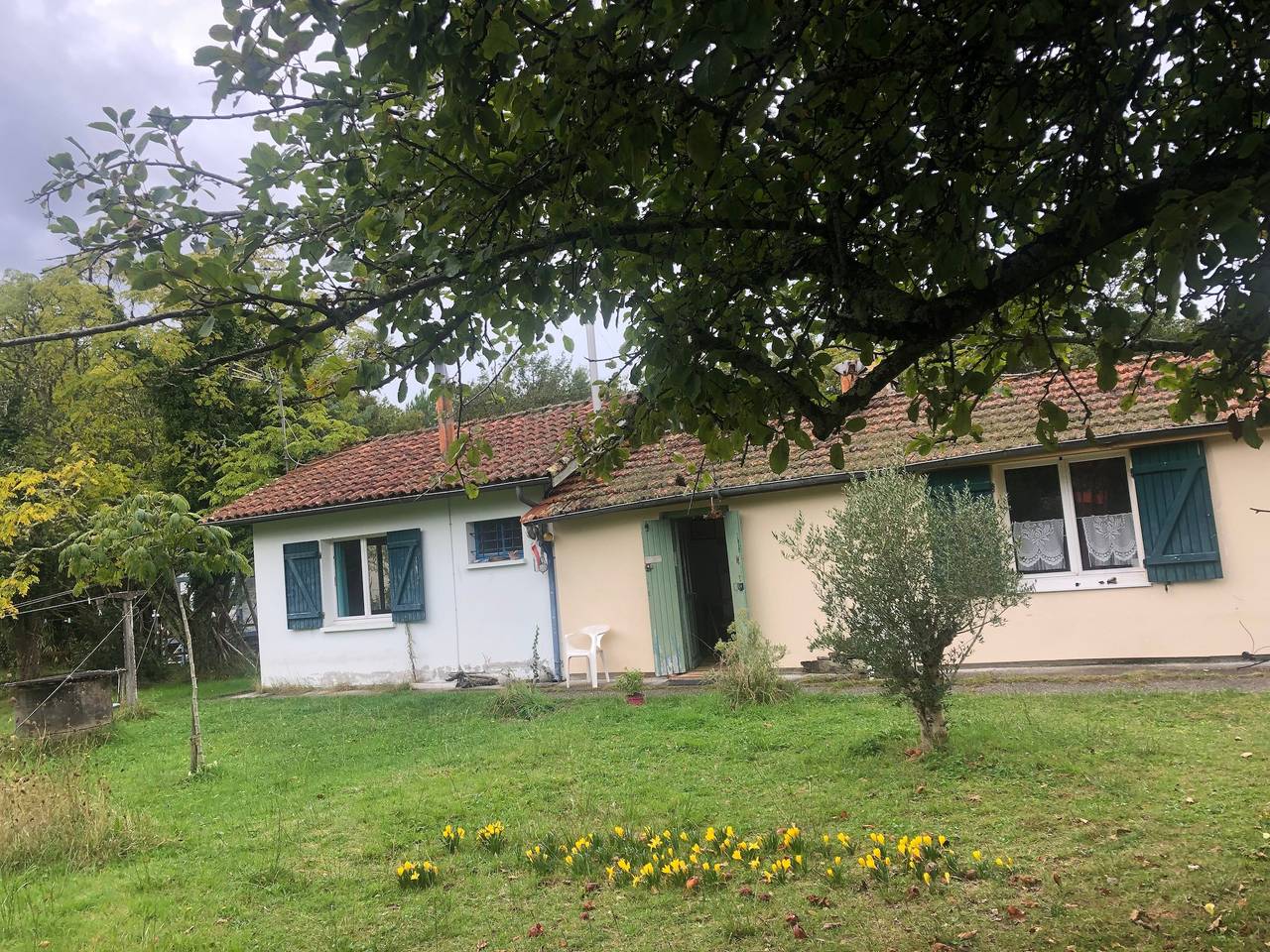 Petite Country House with Shared Garden in Hourtin, Lesparre-Médoc region