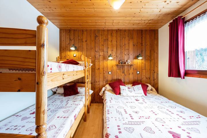 Ganze Wohnung, Ferienwohnung 'Chardonneret' mit Bergblick, Gemeinschaftsterrasse und Wi-Fi in La Giettaz, Albertville und Umgebung